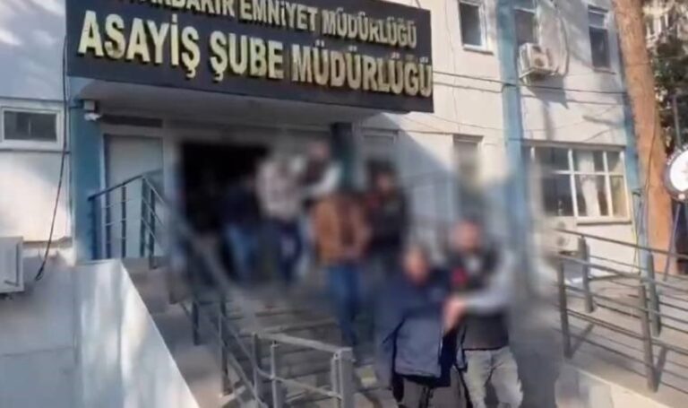 sahte-internet-sitesi-uzerinden-yuzlerce-milyonluk-vurgun-8z3U1muM.jpg