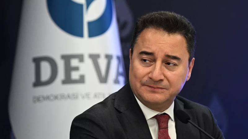 Ali Babacan: Asgari ücretle çalışana, sabit gelirliye ‘sabır’ diyenler israfa tam gaz devam edecekler