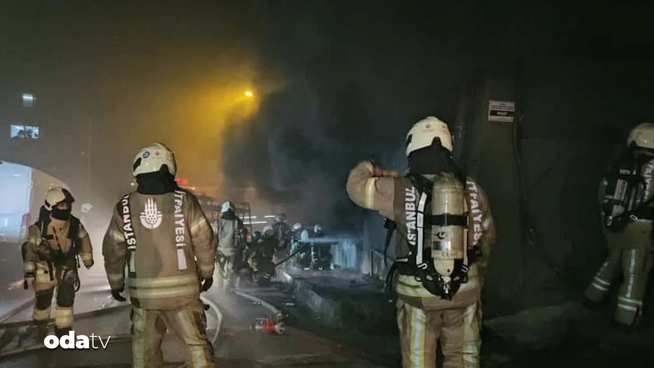 Kağıthane’de 5 katlı iş yerinin giriş katında yangın çıktı