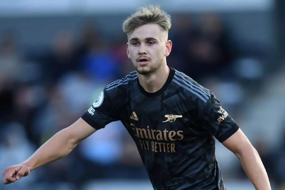 Maç sırasında beton duvara çarpan 21 yaşındaki futbolcu hayatını kaybetti