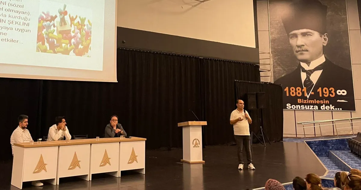 Antalya Muratpaşa’dan otizm farkındalığı semineri