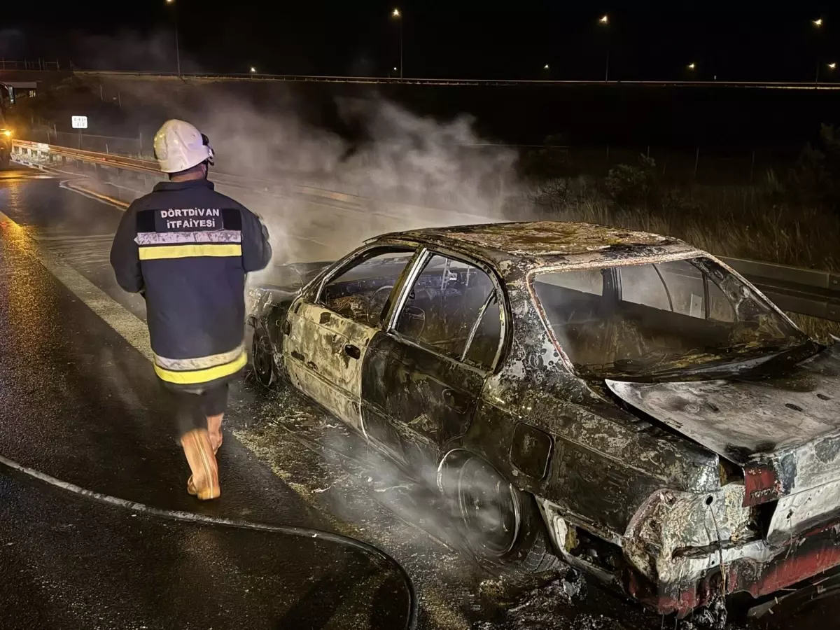 Bolu’da Seyir Halindeki Otomobil Alev Aldı