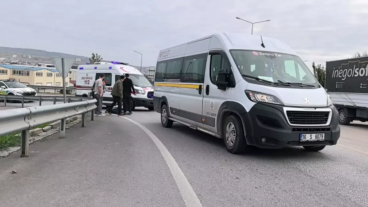 Bursa’da Minibüs Yaya Çarptı: Yaşlı Adam Ağır Yaralı