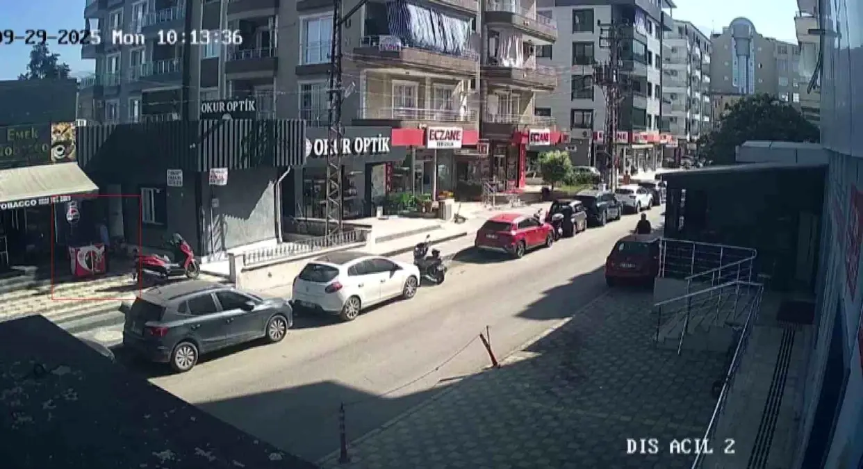 Hatay’da Dondurma Dolabından 7 Bin TL’lik Hırsızlık