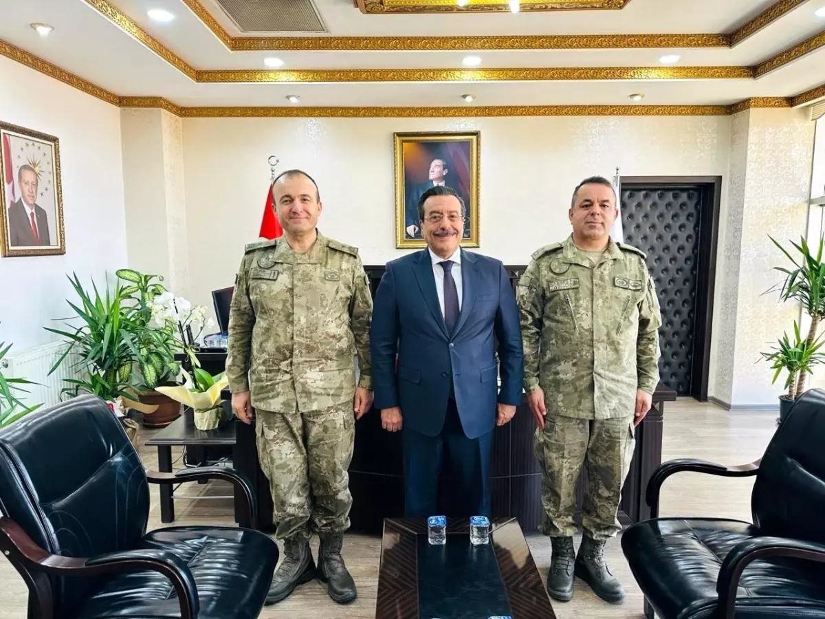 Komutanlardan Kaymakam’a Ziyaret