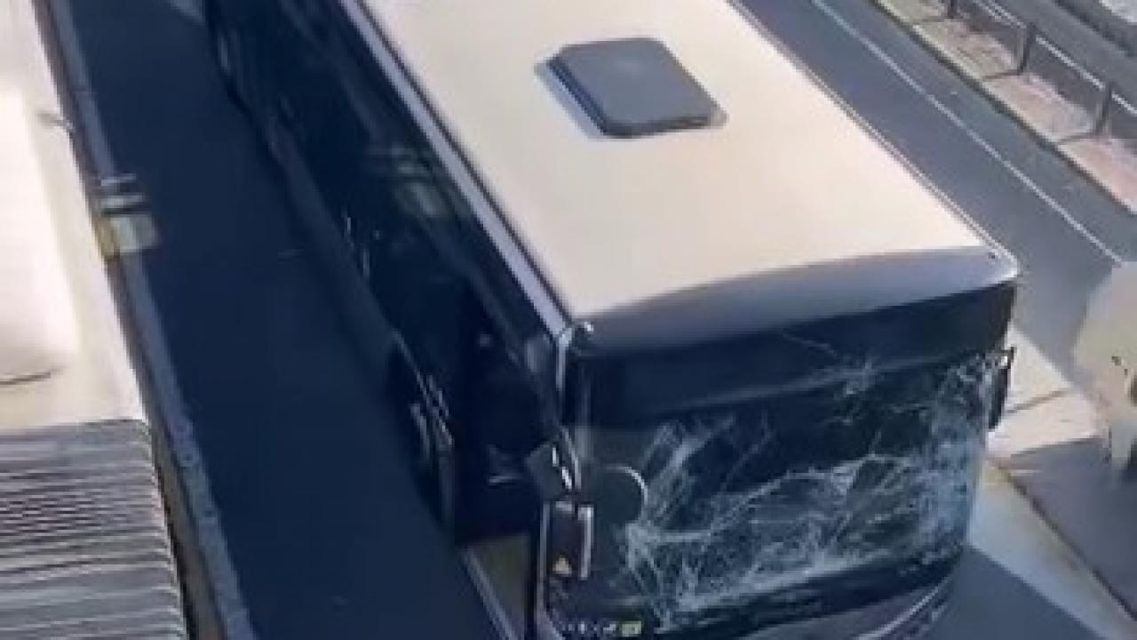 Son dakika: Sefaköy’de metrobüsler çarpıştı! Yaralı var