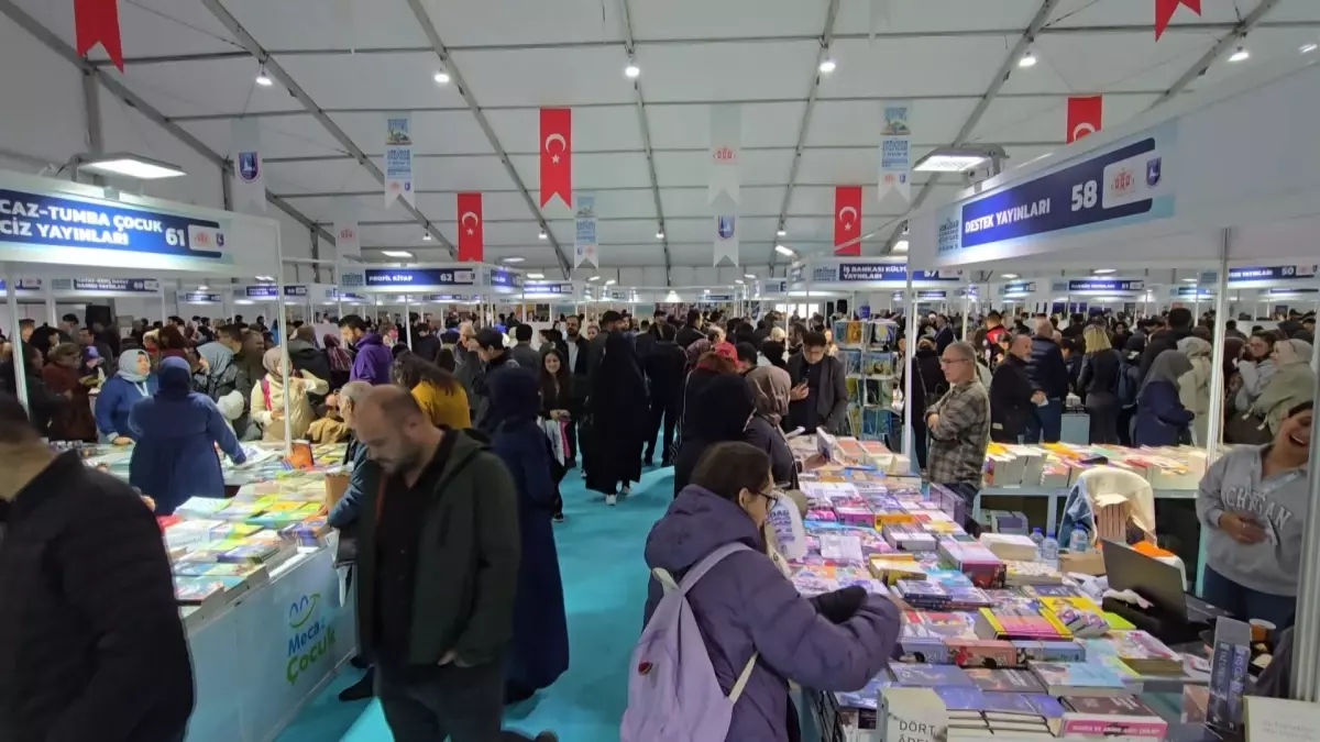 Üsküdar Kitap Fuarı’nda Kitap Okuma Alışkanlığına Vurgu