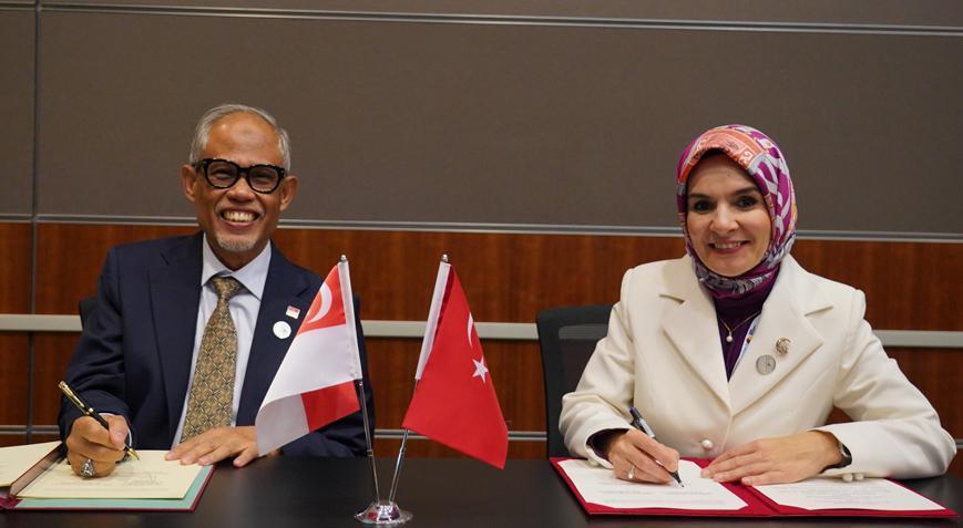 Bakan Göktaş, Türkiye’nin Doha Büyükelçiliğini ziyaret etti