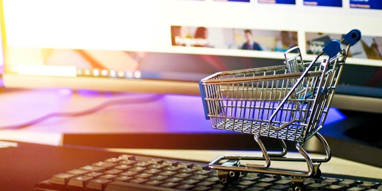 Büyük markalar da var! Fiyatları şişirip şişirip ‘Kasım indirimi’ diye patlatmışlar!