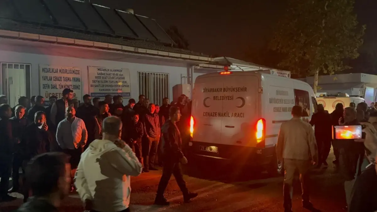 Diyarbakır’da viyadük inşaatında iskele çöktü; 4 ölü, 1 yaralı (5)