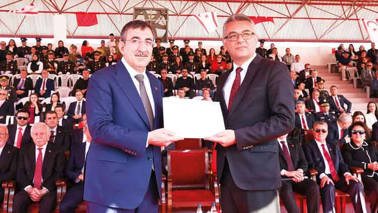 Lefkoşa’dan Rumlara net mesaj: Kıbrıs’ta kırmızı çizgi Türklerin eşit egemenliği… KKTC 42 yaşında