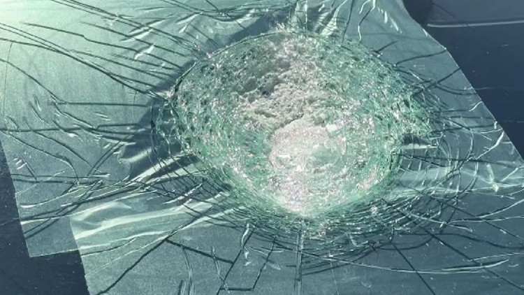 Otobanda giden Tesla’ya göktaşı mı çarptı?