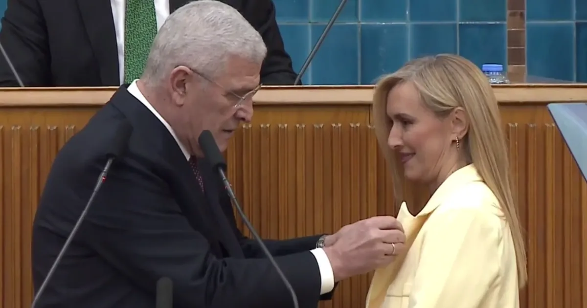 Prof. Dr. İpek Özkal Sayan İYİ Parti’ye katıldı