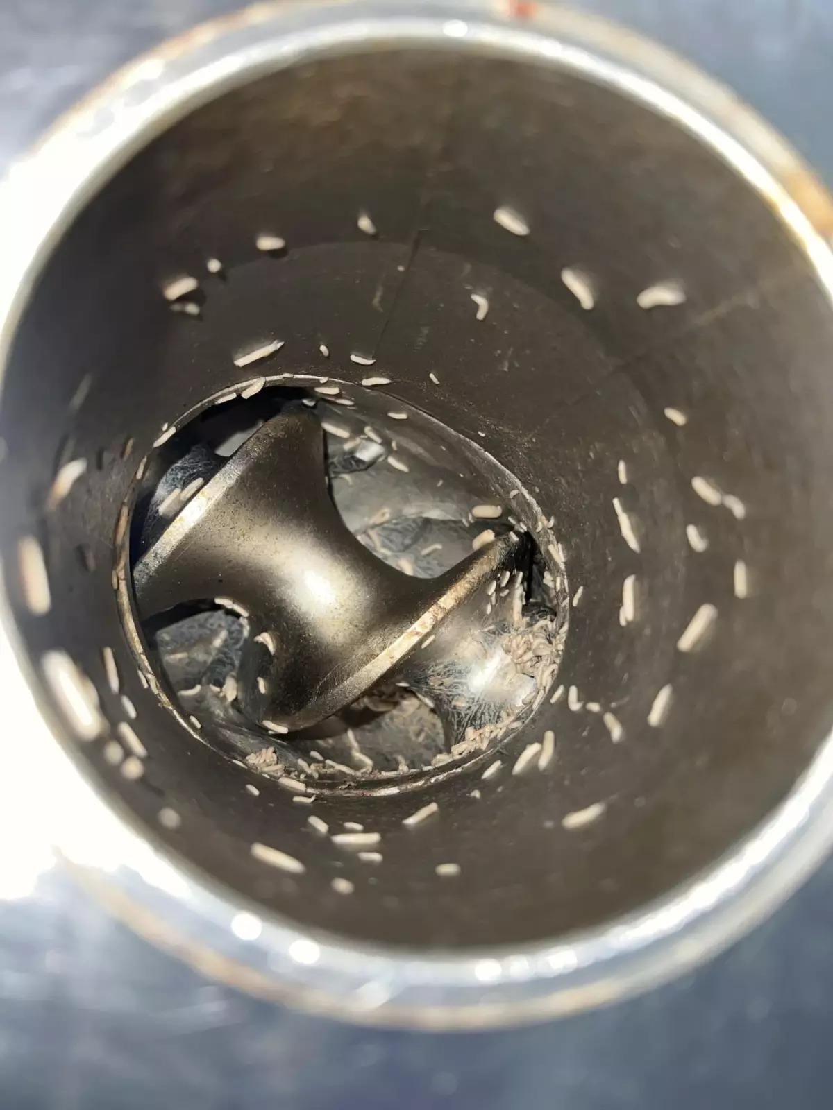 Şarküteriden kurtlanmış kıyma makinesi çıktı