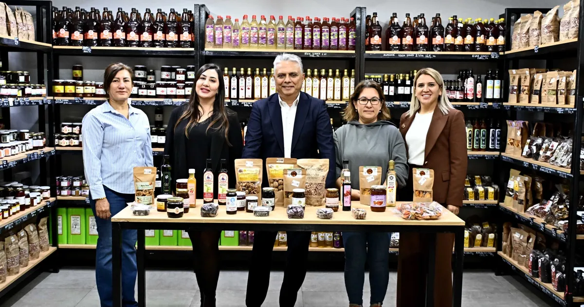 Antalya’da Yerli Malı Haftası’nda kadın emeğine destek