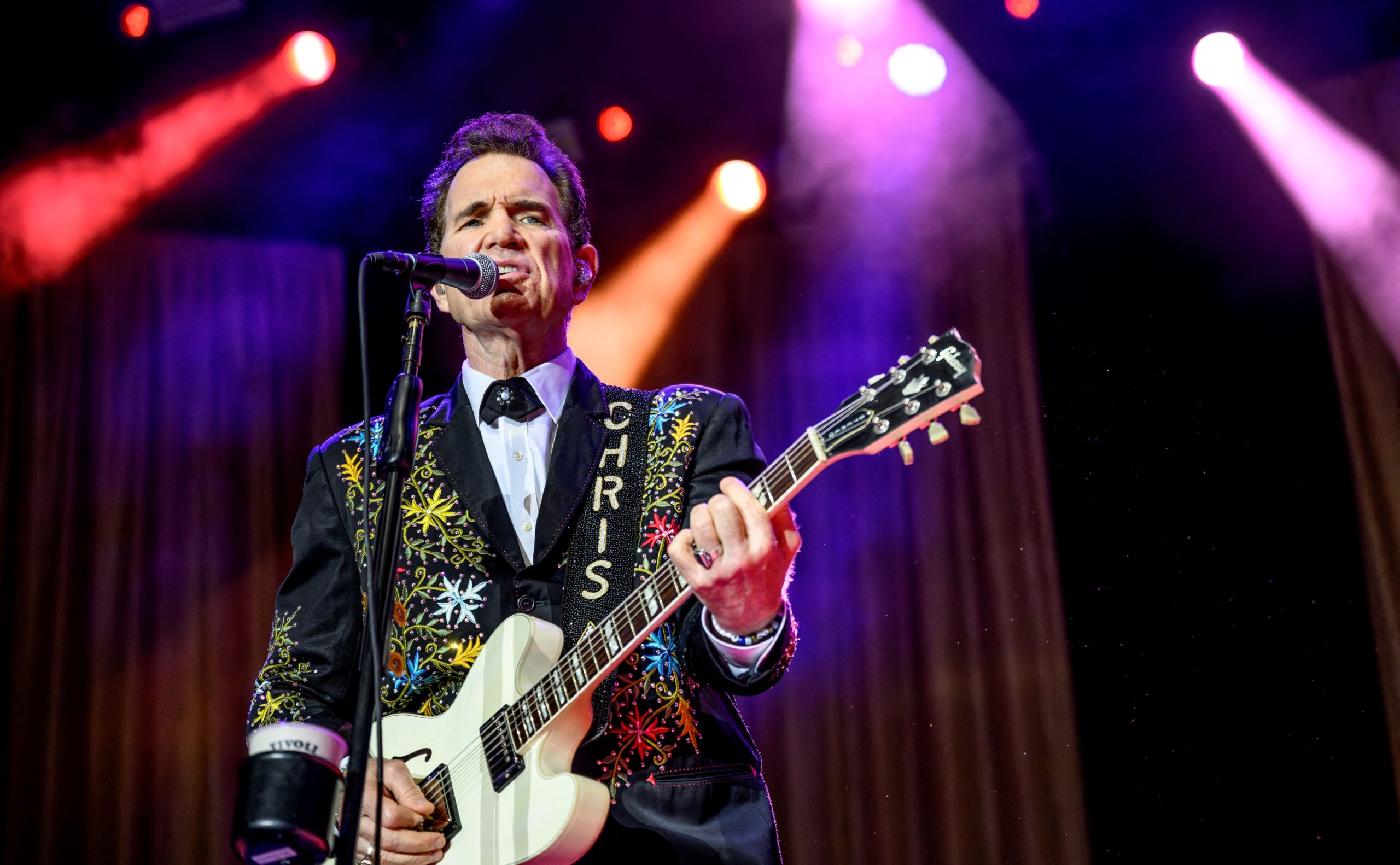 Chris Isaak, Türkiye’ye geliyor. İstanbul’da hayranlarıyla buluşacak