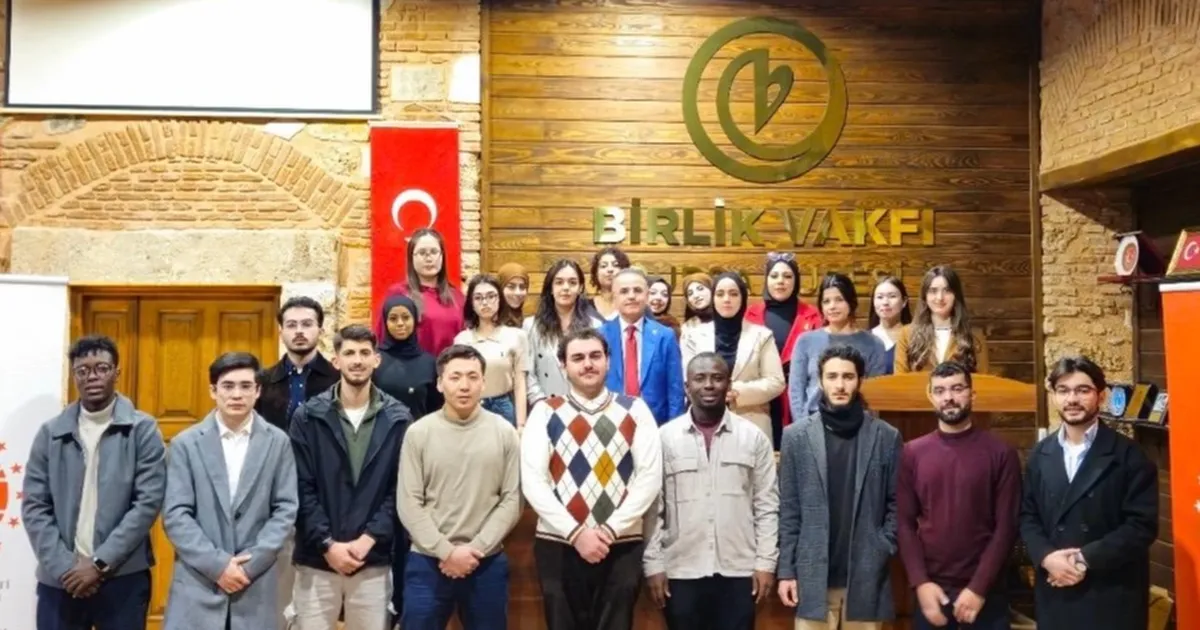 İletişim Başkanlığı Bursa Bölge Müdürü Gölbaşı’dan uluslararası öğrencilere ‘Kamu Diplomasisi ve Medya’ dersi