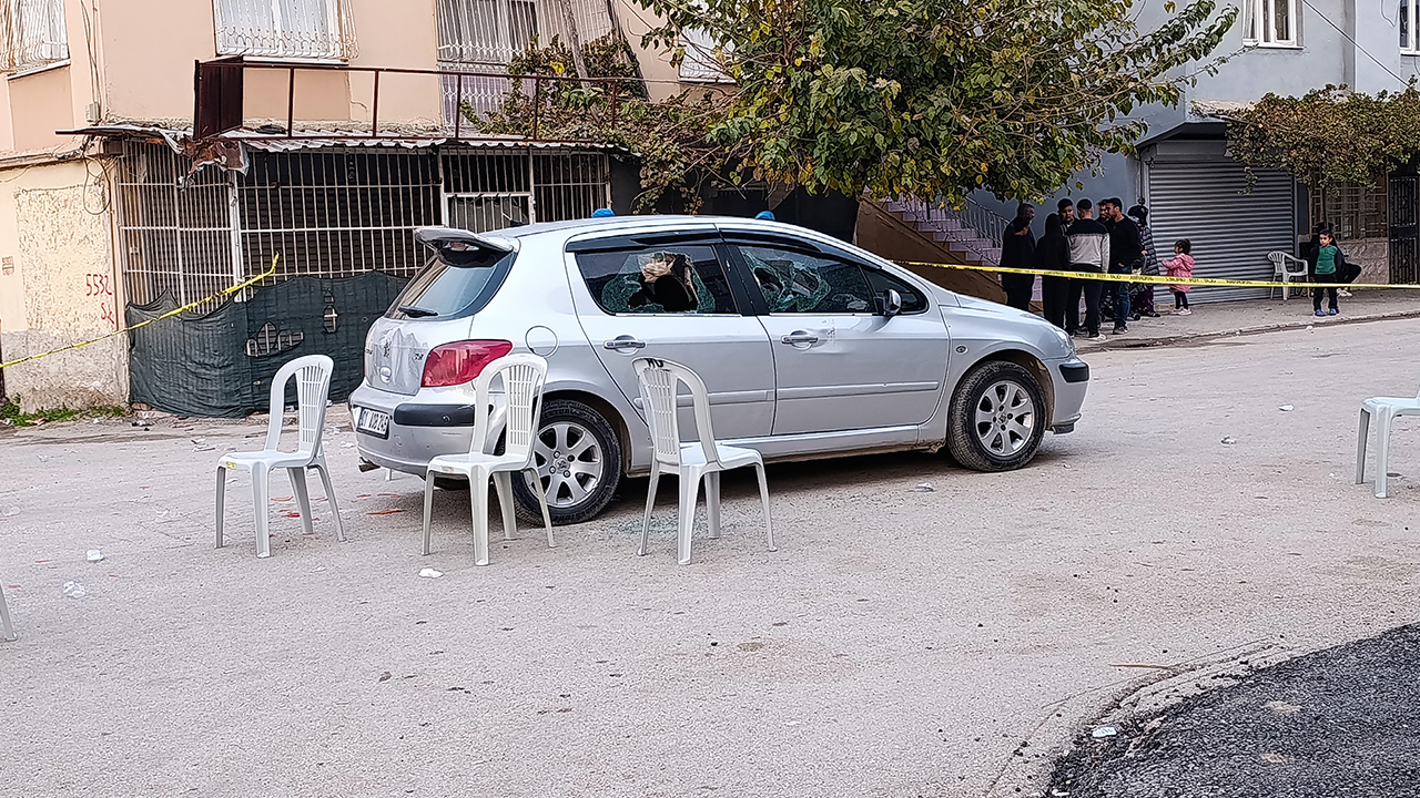 Sokak düğününde silahlı çatışma. Otomobilden ateş açtı