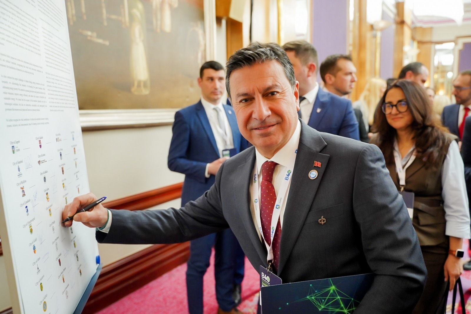 Başkan Aras B40 Zirvesi'nde Kültür, Turizm Ve Yerel Demokrasiyi Anlattı