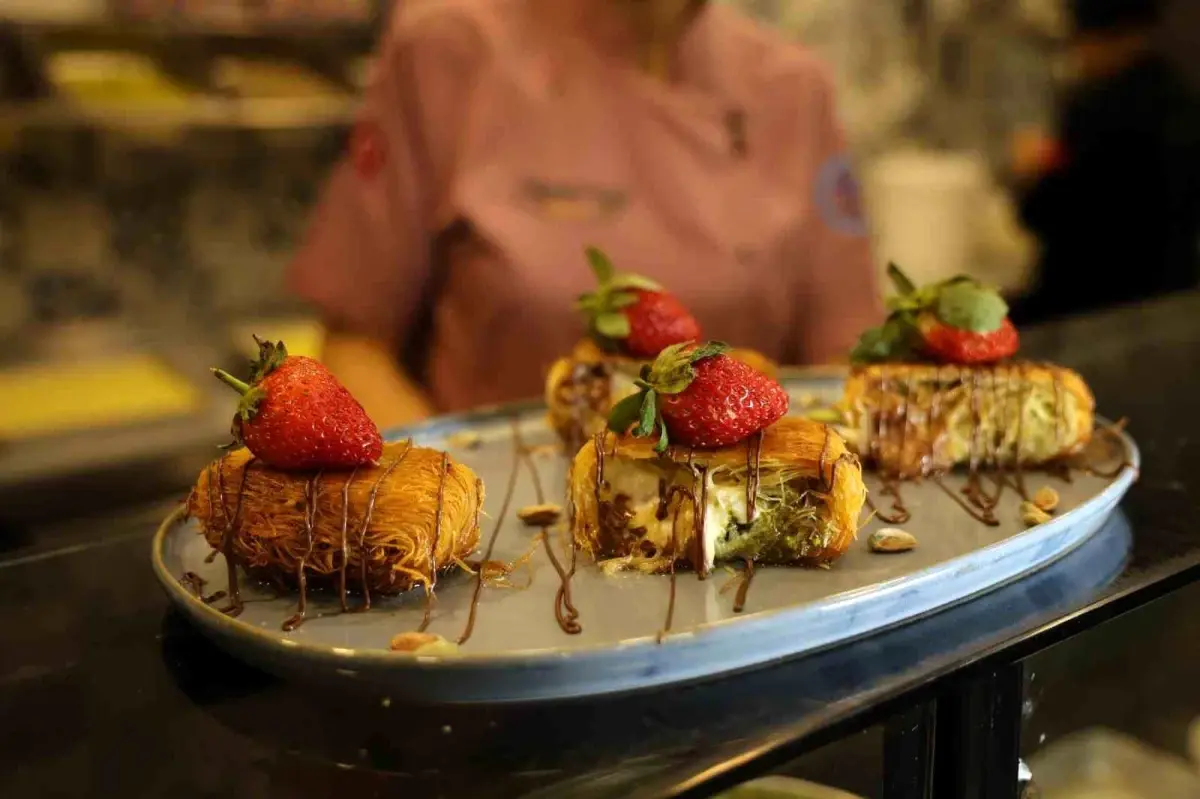 Çikolatalı Kaymaklı Kadayıf Sarma İlgi Görüyor