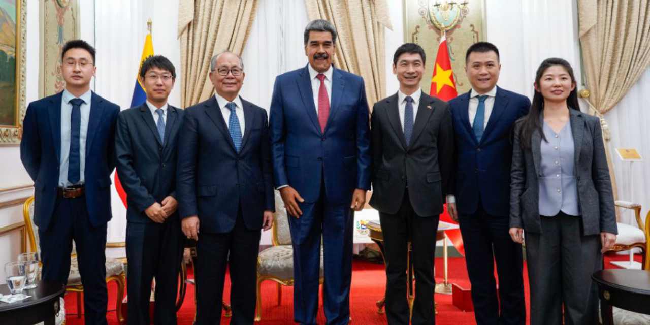 Maduro son görüşmesini Çin heyeti ile yapmış