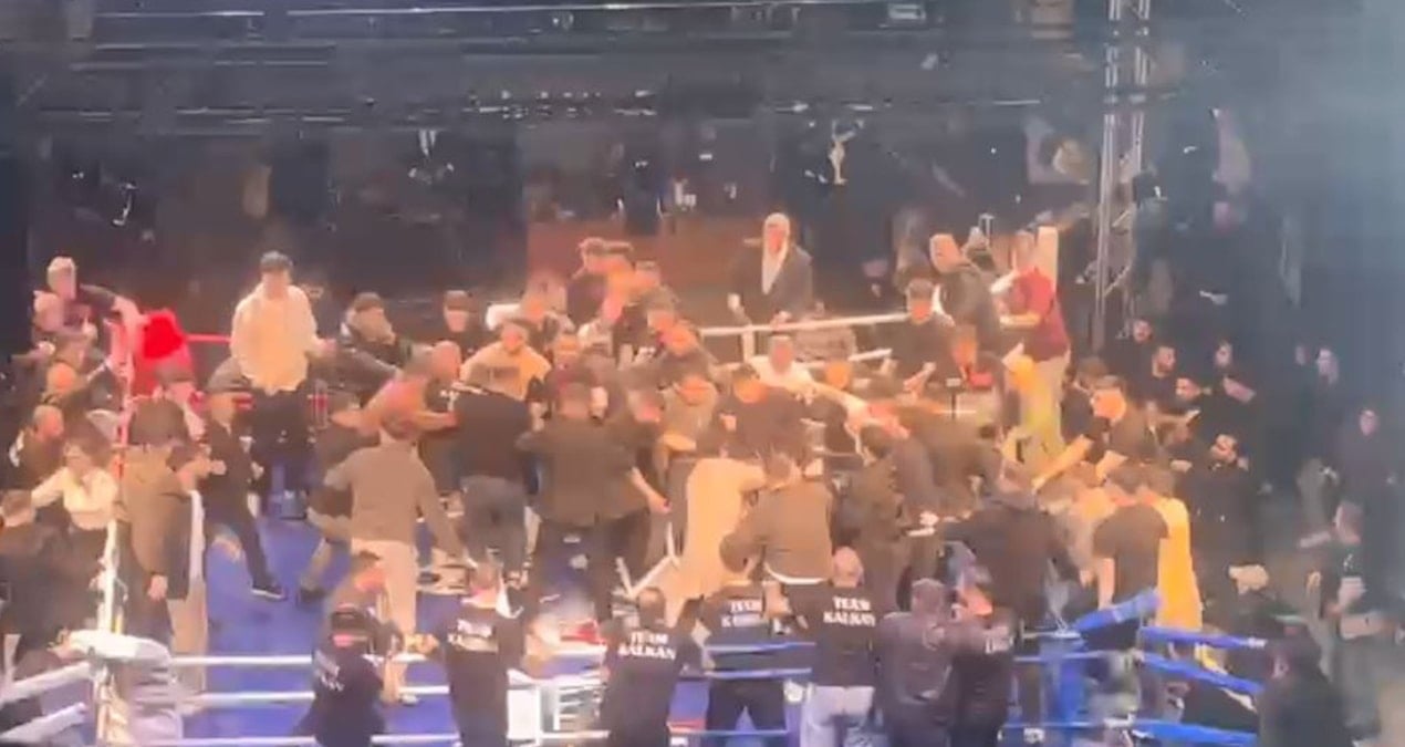 Boks Maçında Şok Olay! Ringde Kavga Çıktı