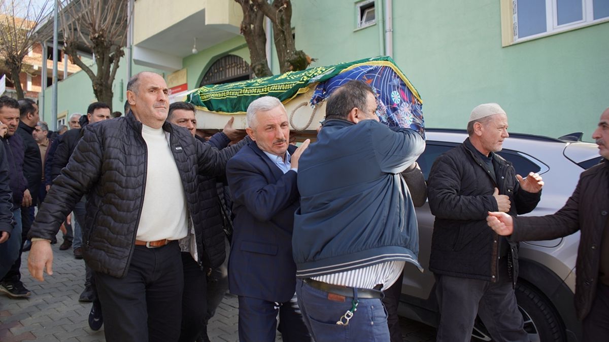 Fadıl Akgündüz, Annesinin Cenazesine Jandarma Eşliğinde Katıldı