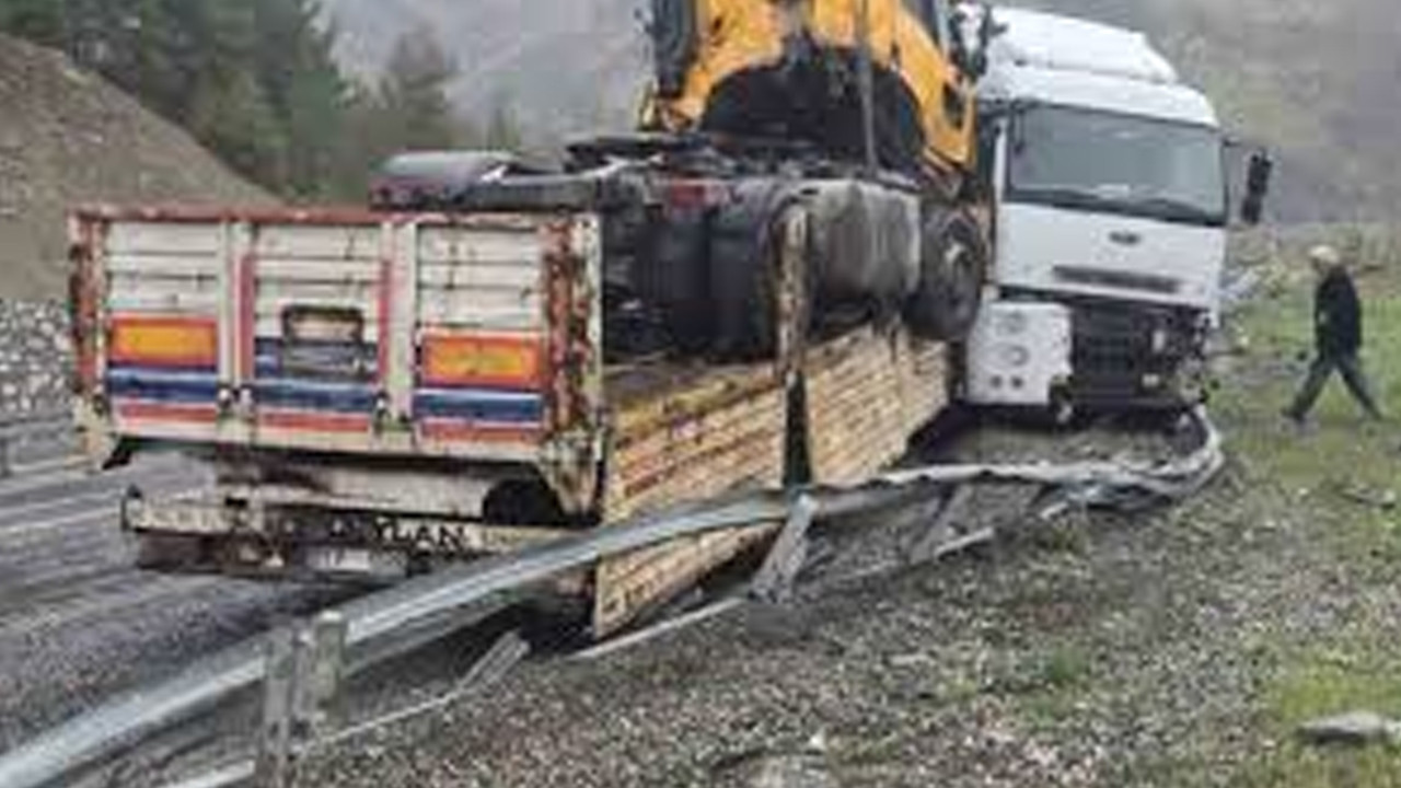 Elazığ-Malatya Karayolunda Art Arda Tır Kazaları