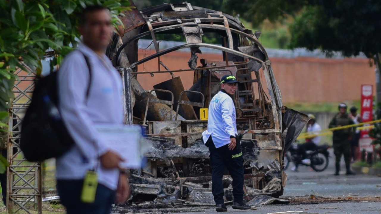 Kolombiya’da Bomba Yüklü Otobüs Saldırısı: İki Yaralı