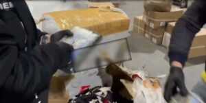 mersinde-kilolarca-kokain-ele-gecirildi-2-kisi-tutuklandi-ZwgBt2Me