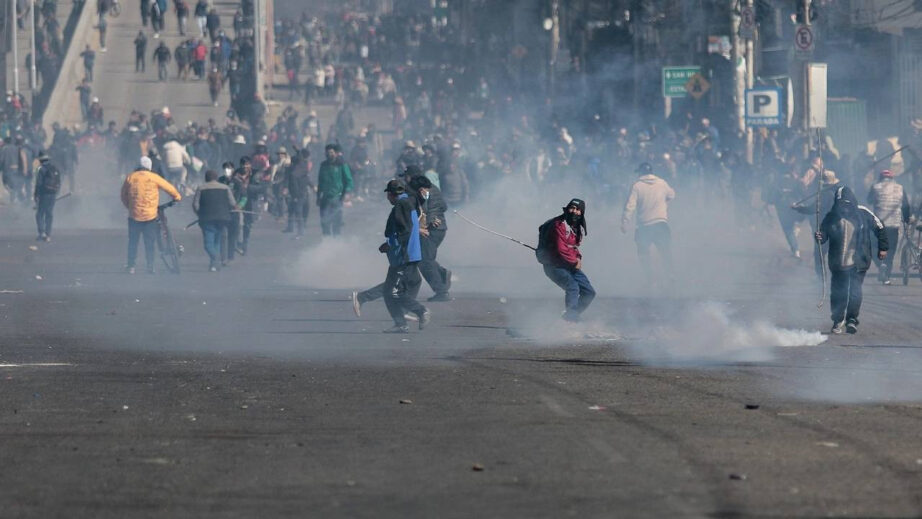 Bolivya’da Protesto Gösterileri Büyüyor! Başkan Paz’a İstifa Çağrısı Yapılıyor