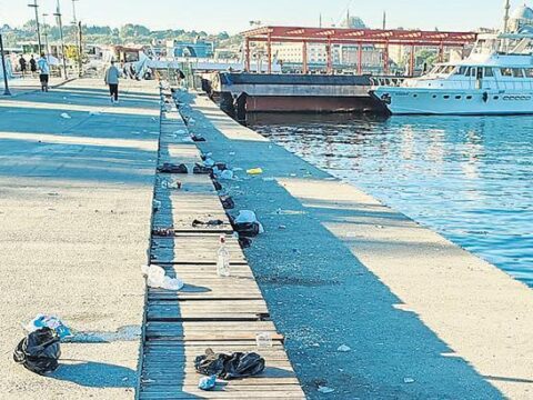 Halic sahilini copluk yaptilar H4HFlaL7